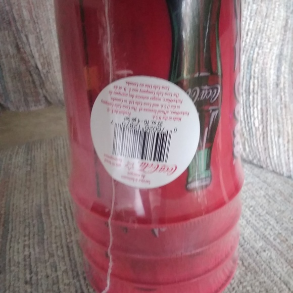 Red plastic coca Cola cups 4 pack - Picture 2 of 3